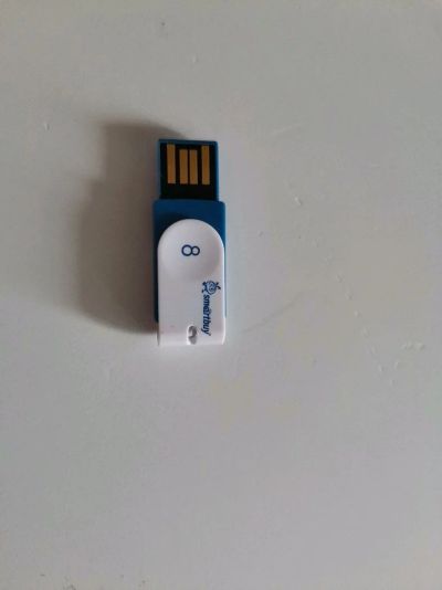 Лот: 17539566. Фото: 1. Флешка 8 Гб. USB-флеш карты