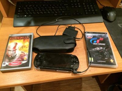 Лот: 8687883. Фото: 1. SONY psp 3008 gran turismo edition... Игровые приставки, консоли