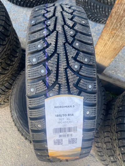 Лот: 20872164. Фото: 1. Зимняя резина 185/70 R-14 " Nokian... Шины