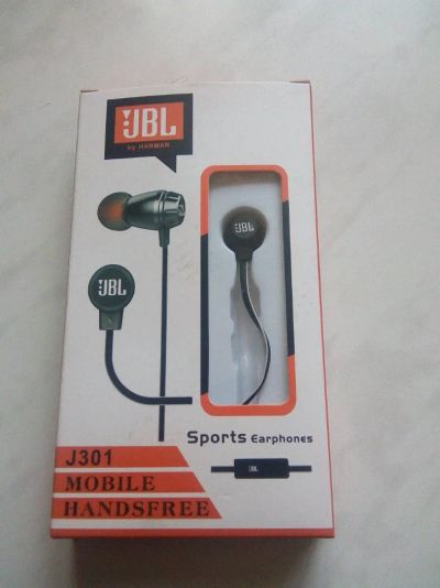 Лот: 11909094. Фото: 1. Наушники JBL J301(вакуумные с... Красноярск