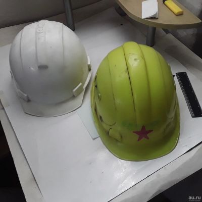 Лот: 17500709. Фото: 1. пара касок строительных. строительная... Защитные очки, каски, перчатки