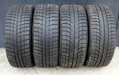 Лот: 4578498. Фото: 1. Зимняя резина 235 45 R17 Michelin... Шины