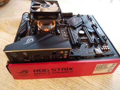 Лот: 18179931. Фото: 1. Материнская плата ASUS ROG STRIX... Материнские платы