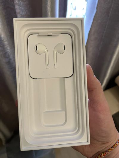Лот: 19104113. Фото: 1. Earpods. Наушники, гарнитуры