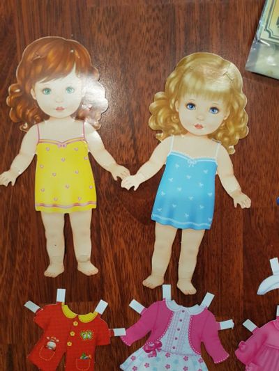 Лот: 17180910. Фото: 1. Бумажные куклы с одеждой. Куклы и аксессуары
