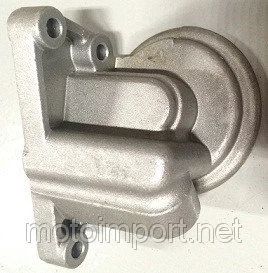Лот: 12852628. Фото: 1. Кронштейн масляного фильтра (в... Запчасти
