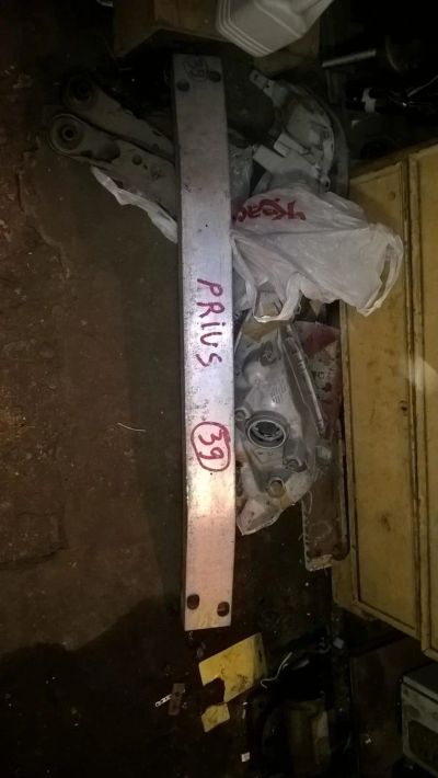Лот: 9440788. Фото: 1. усилитель бампера Toyota Prius... Кузов