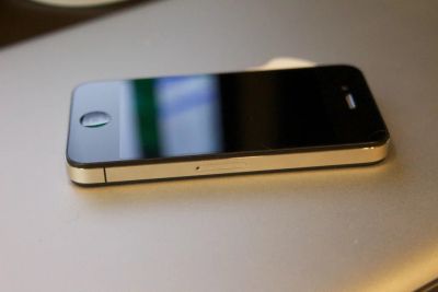 Лот: 5248554. Фото: 1. iPhone 4 16гигов работает но... Смартфоны