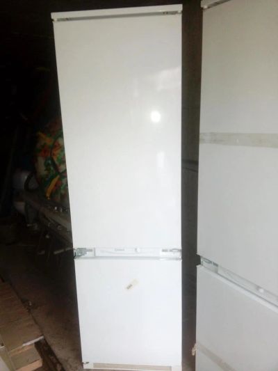 Лот: 6338127. Фото: 1. Indesit IN CB 310 D встраиваемый... Холодильники, морозильные камеры