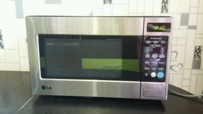 Лот: 11275545. Фото: 1. Микроволновая печь LG. Микроволновки, мини-печи