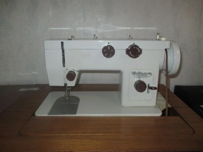 Лот: 6438613. Фото: 1. швейная машинка. Швейная, вязальная
