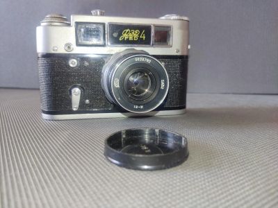Лот: 18980620. Фото: 1. Фотоаппарат ФЭД-4 USSR. Плёночные дальномерные, шкальные