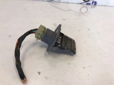 Лот: 21707097. Фото: 1. реостат печки Chevrolet Aveo T250. Двигатель и элементы двигателя