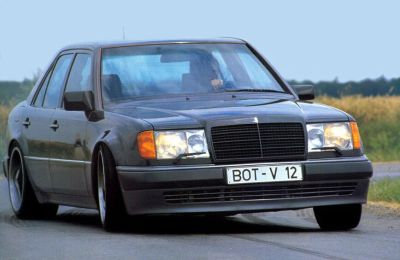 Лот: 9291027. Фото: 1. Mercedes-Benz W124 по запчастям. Авто в разбор