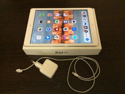 Лот: 14217842. Фото: 1. Планшет Apple iPad Air 32Gb Wi-Fi. Планшеты