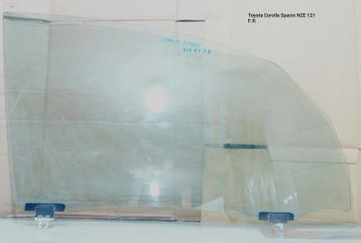 Лот: 8765674. Фото: 1. Стекло двери Toyota Corolla Spacio... Кузов