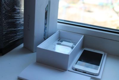 Лот: 3928603. Фото: 1. Iphone 5 white 16 gb в идеале!. Смартфоны