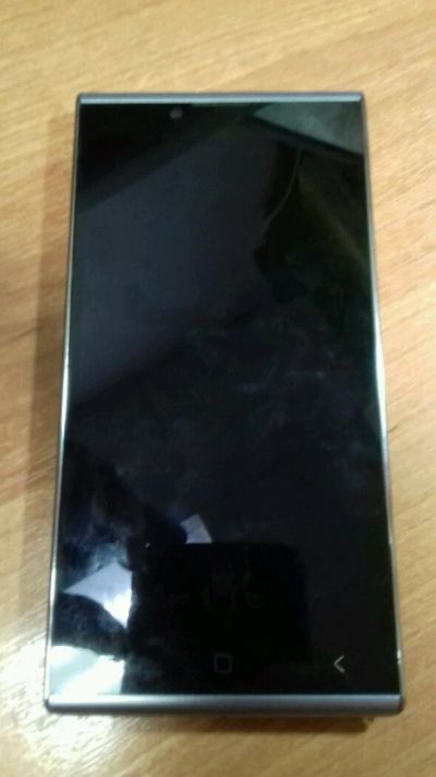 Лот: 11072303. Фото: 1. Смартфон Prestigio MultiPhone... Смартфоны