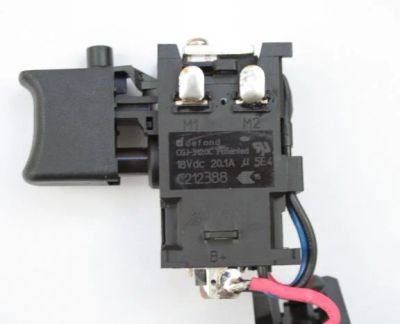 Лот: 7855423. Фото: 1. кнопка шуруповерта Hitachi 12V... Запчасти