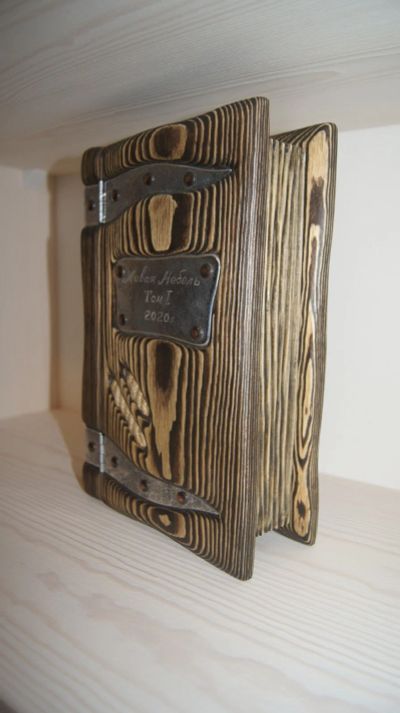 Лот: 15586485. Фото: 1. Шкатулка-книга из массива лиственницы... Авторские куклы, игрушки, поделки
