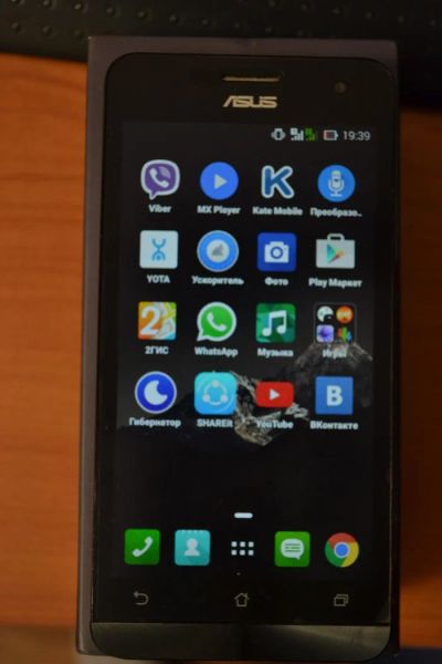 Лот: 5969342. Фото: 1. Asus Zenfone 5 16гб. Смартфоны