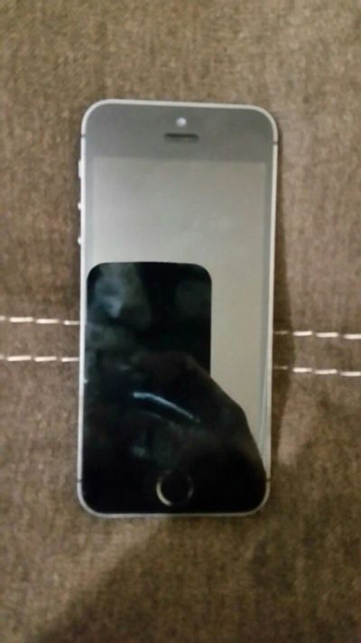 Лот: 6757414. Фото: 1. Iphone 5s 16gb. Смартфоны