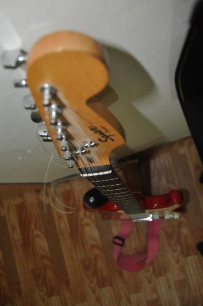 Лот: 4488616. Фото: 1. Гитара fender squier bullet strat. Гитары