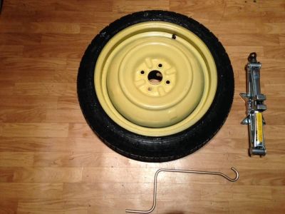 Лот: 10402187. Фото: 1. домкрат toyota fielder с ручкой... Домкраты