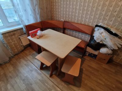 Лот: 17767422. Фото: 1. Кухонный уголок+стол+3 стула. Кухонные уголки
