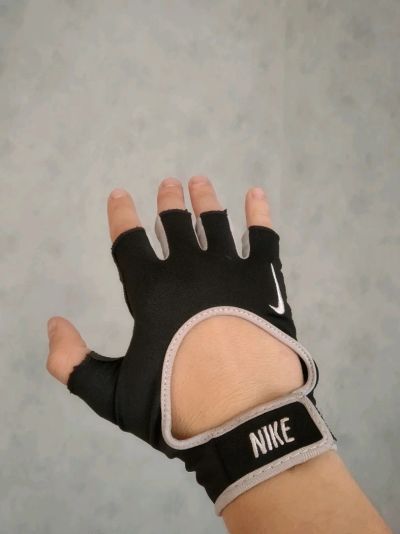 Лот: 12445965. Фото: 1. Перчатки Nike для подтягиваний... Перчатки