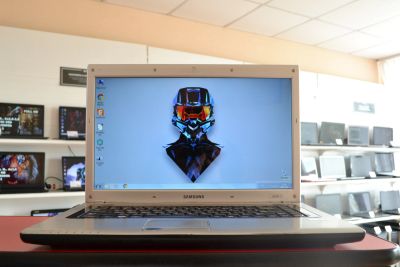Лот: 16058541. Фото: 1. Samsung R518 (15.6"/Intel Celeron... Ноутбуки