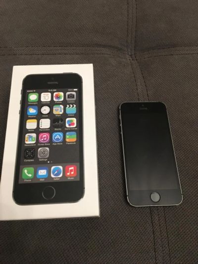 Лот: 10624613. Фото: 1. iPhone 5s 16Gb space grey б/у. Смартфоны