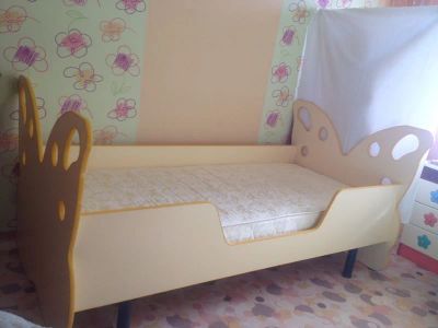 Лот: 4455949. Фото: 1. Кровать - бабочка с ортопедическим... Детские кровати и кроватки
