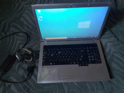 Лот: 25676120. Фото: 1. Ноутбук Samsung NP-R730. Ноутбуки
