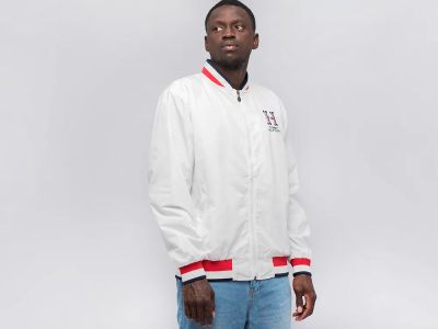 Лот: 20256186. Фото: 1. Ветровка Tommy Hilfiger. Верхняя одежда