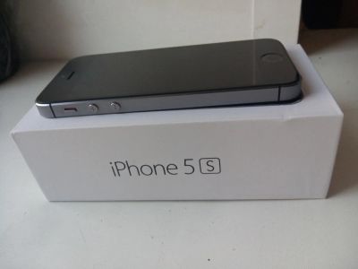 Лот: 9296831. Фото: 1. Apple iPhone 5S 32 ГБ серый космос. Смартфоны