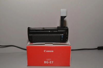 Лот: 7255940. Фото: 1. Батарейный блок Canon BG-E7 (OEM... Батарейные блоки, ручки