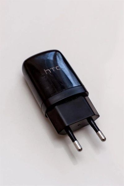 Лот: 3681318. Фото: 1. Зарядное устройство USB (HTC... Зарядные устройства, блоки питания, адаптеры сетевые для смартфонов