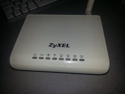 Лот: 8064482. Фото: 1. Роутер WiFi ZyXEL Keenetic Lite... Маршрутизаторы (роутеры)