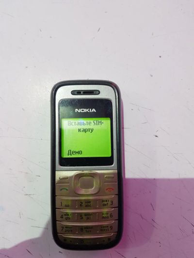 Лот: 10819325. Фото: 1. nokia 1200 оригинал отл.состояние... Кнопочные мобильные телефоны