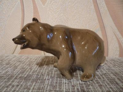 Лот: 11416127. Фото: 1. Фарфоровая статуэтка медведь. Фигурки, статуэтки