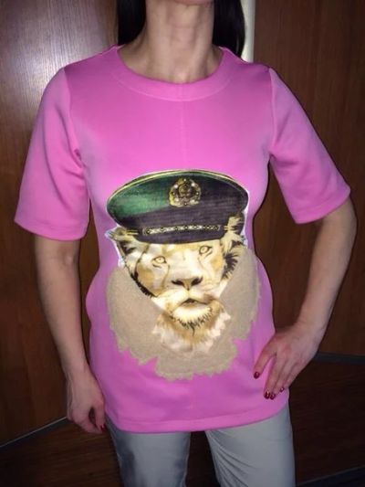 Лот: 3814269. Фото: 1. Туника розовая со львом. Футболки, топы и майки