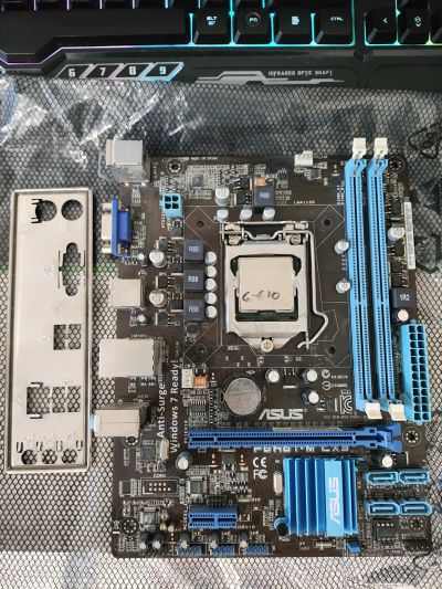 Лот: 25203879. Фото: 1. Asus P8H61-M LX3. Материнские платы