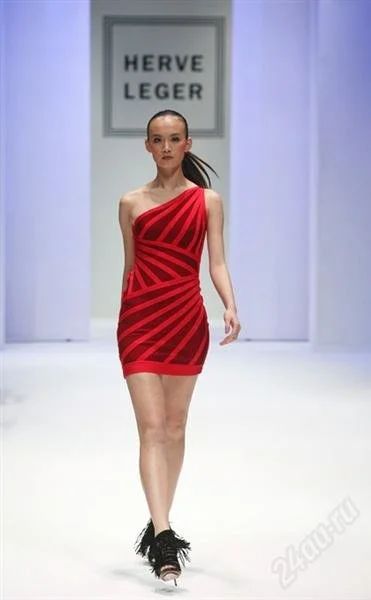 Лот: 2384098. Фото: 1. Платье Herve Leger красное. Платья