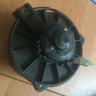Лот: 9676295. Фото: 1. Мотор вентилятор печки Toyota... Электрооборудование