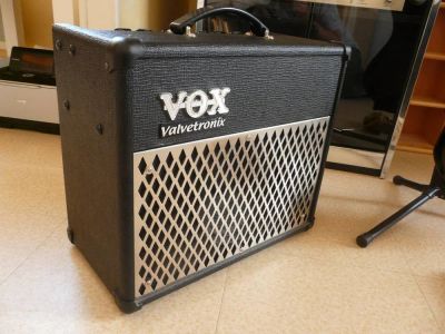 Лот: 4130224. Фото: 1. Vox AD15Vt - ламповый гитарный... Гитарные эффекты и комбоусилители