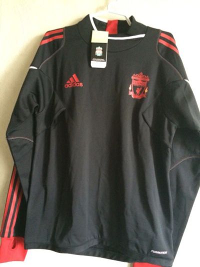 Лот: 7583907. Фото: 1. Кофта футбольная Ливерпуль adidas. Легкие куртки, толстовки