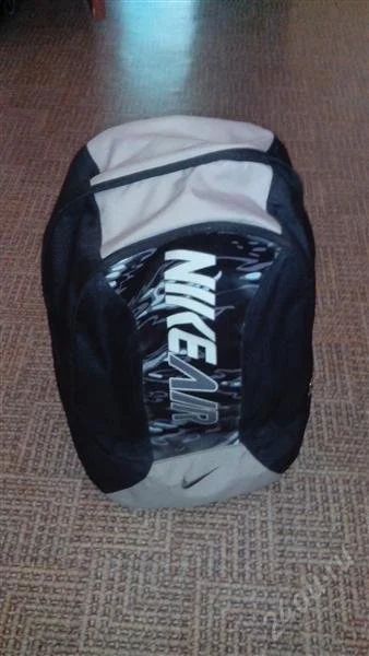 Лот: 2822217. Фото: 1. рюкзак NIKE. Спортивная символика и атрибутика