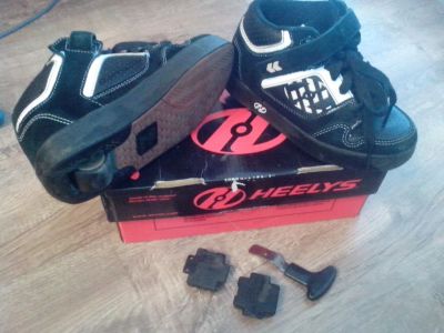 Лот: 5908293. Фото: 1. Heelys, в отличном состоянии 30р-р. Кеды, кроссовки