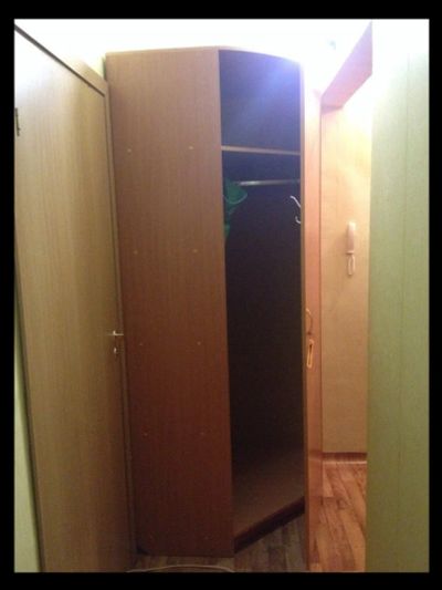 Лот: 6160805. Фото: 1. Шкаф угловой б/у в отличном состоянии. Шкафы, шкафы-купе